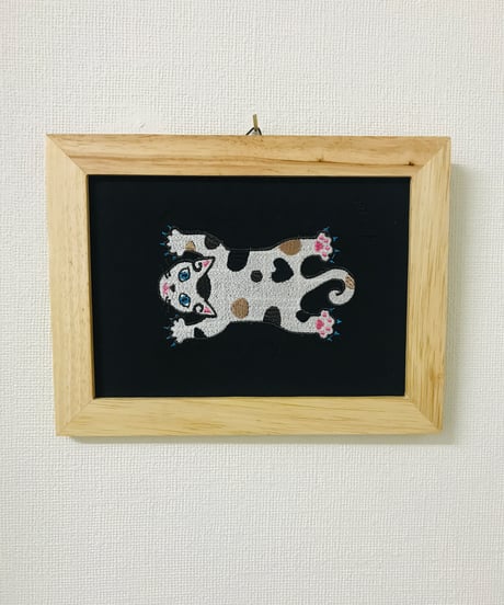 猫ちゃん刺繍画(2Lサイズ） No.７(三毛猫２）
