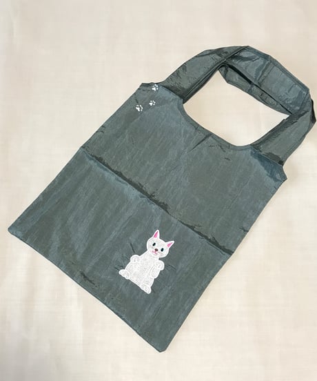招き猫刺繍バッグ （ホワイト)