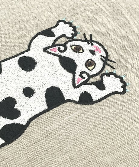 リネン刺繍サコッシュ ( No.13 )黒ブチちゃん