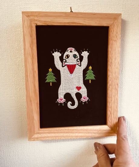 猫ちゃん刺繍画(2Lサイズ）X'mas No.2(白 オットアイ)