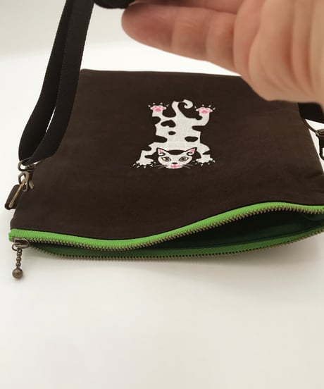 刺繍サコッシュ (CAT- No.7)ブチ猫