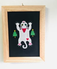 猫ちゃん刺繍画(2Lサイズ）X'mas No.2(白 オットアイ)