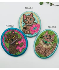 刺繍のブローチ（茶トラ猫 2）