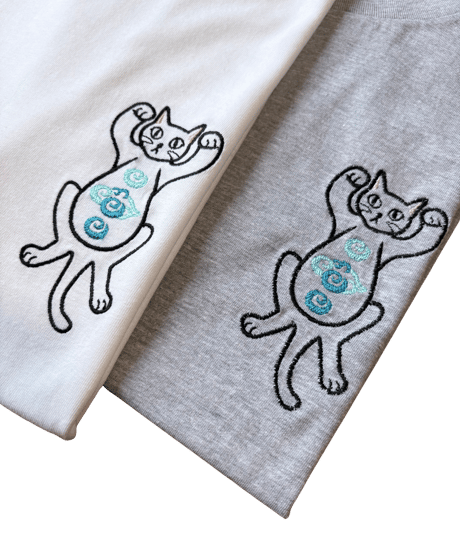 刺繍Tシャツ (バンザイ猫・ ブラック）
