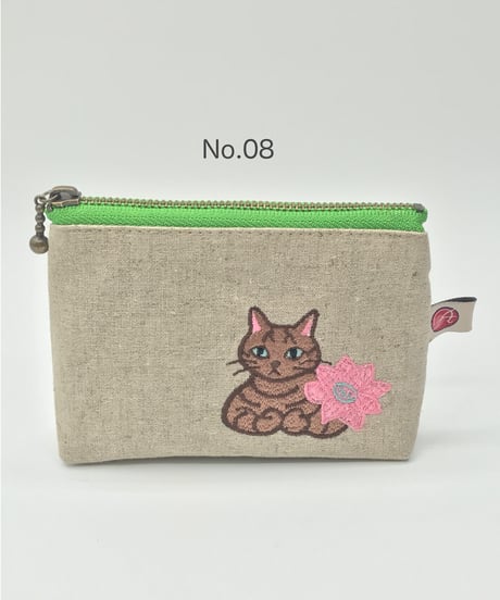 刺繍ポーチ（茶トラ猫）