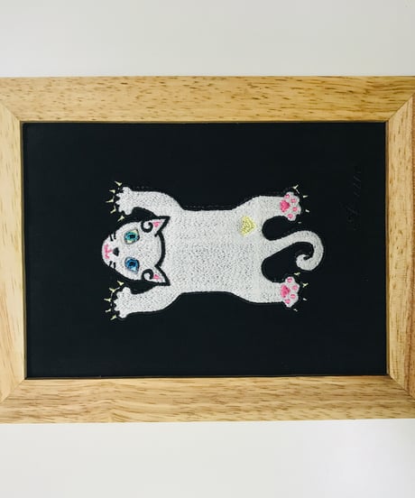 猫ちゃん刺繍画(2Lサイズ） No.20 (ホワイト2)