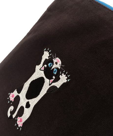 刺繍サコッシュ (CAT- No.5)黒ハチワレ２