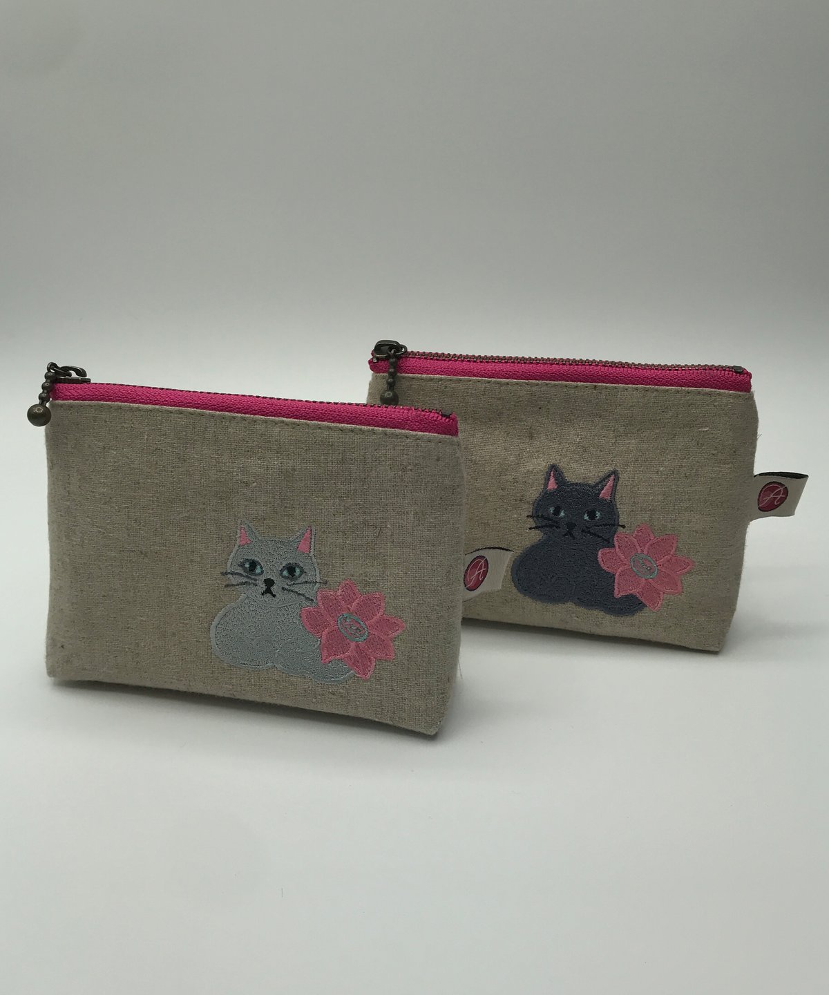 刺繍ポーチ（グレー猫） | A-rue OnlineShop