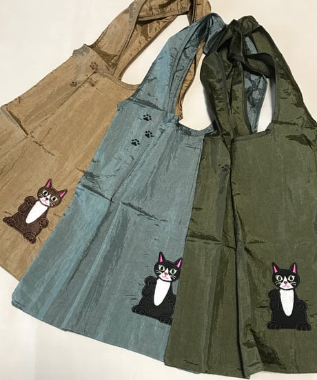 招き猫刺繍バッグ （ハチワレ)
