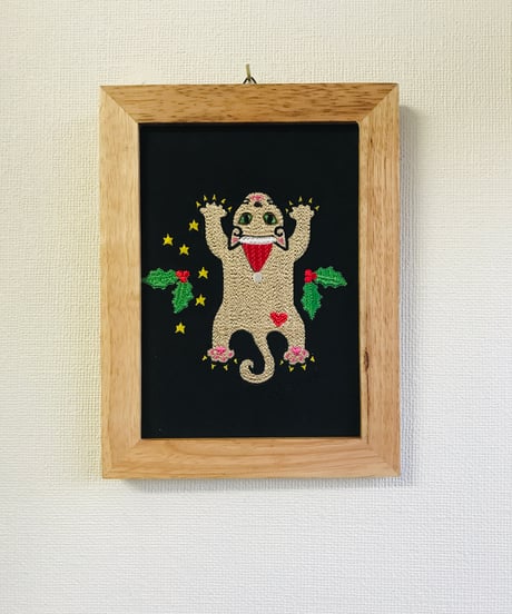 猫ちゃん刺繍画(2Lサイズ）X'mas No.５(茶猫サンタ）
