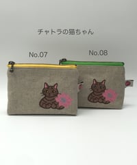 刺繍ポーチ（茶トラ猫）