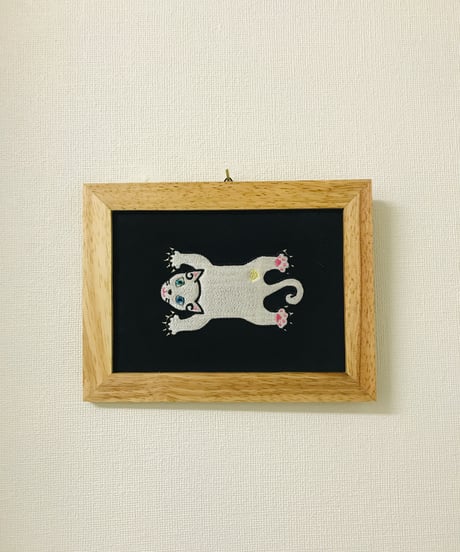 猫ちゃん刺繍画(2Lサイズ） No.20 (ホワイト2)
