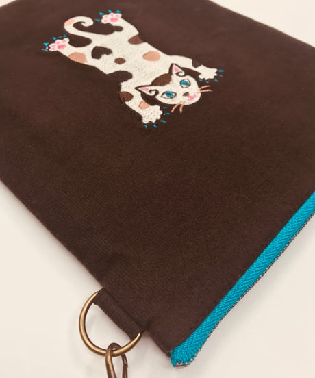 空飛ぶ猫ちゃん刺繍サコッシュ（No.6)三毛ちゃん
