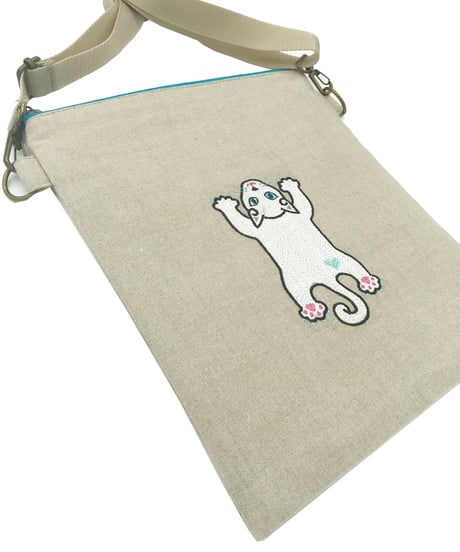 リネン刺繍サコッシュ ( No.07) 白猫ちゃん２