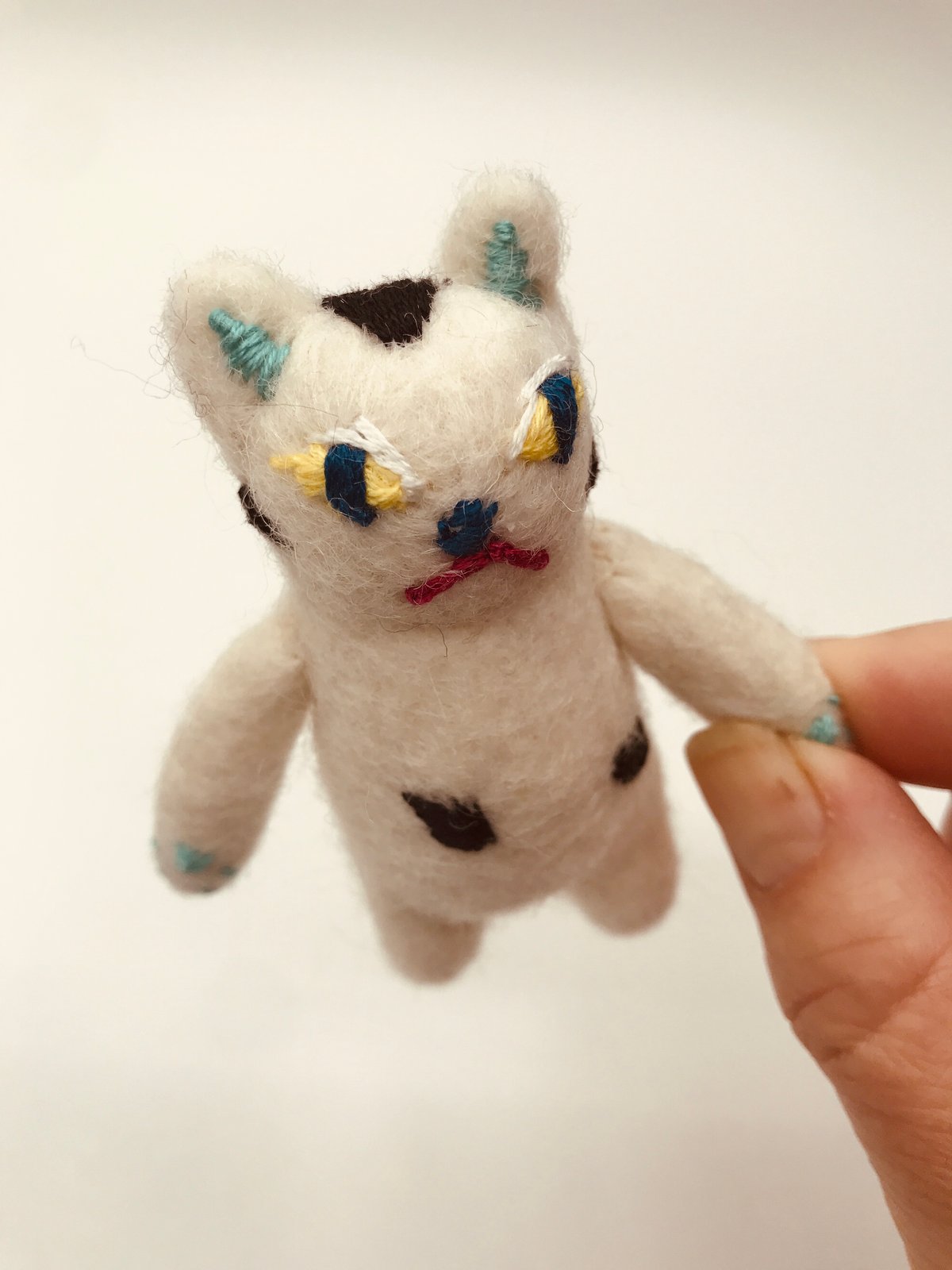 ネコちゃんブローチ✩.*˚オーダー受付ページ ネコちゃんfeltブローチ（ナチュラル系1） | A-rue OnlineShop
