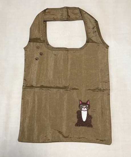 招き猫刺繍バッグ （ハチワレ)
