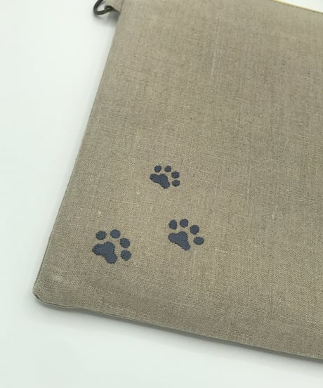 リネン刺繍サコッシュ ( No.05 )グレーハチワレ2