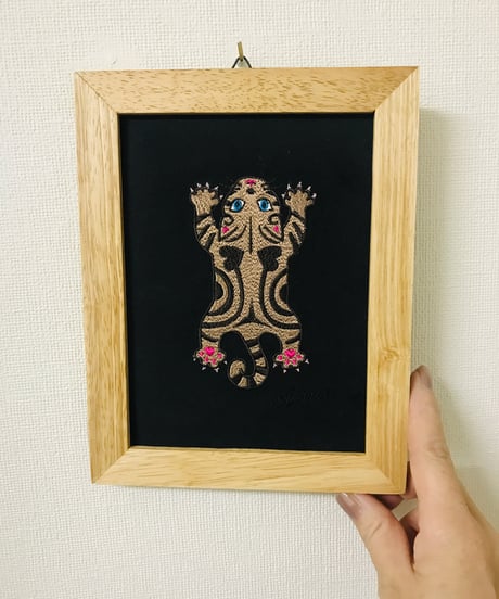 猫ちゃん刺繍画(2Lサイズ） No.11　（茶トラ-1)
