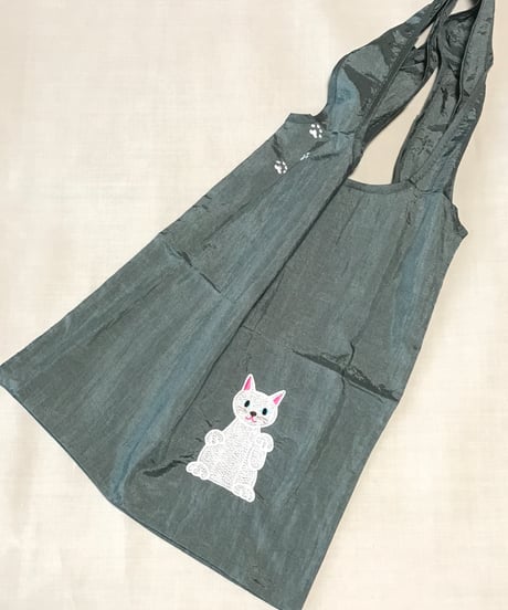 招き猫刺繍バッグ （ホワイト)