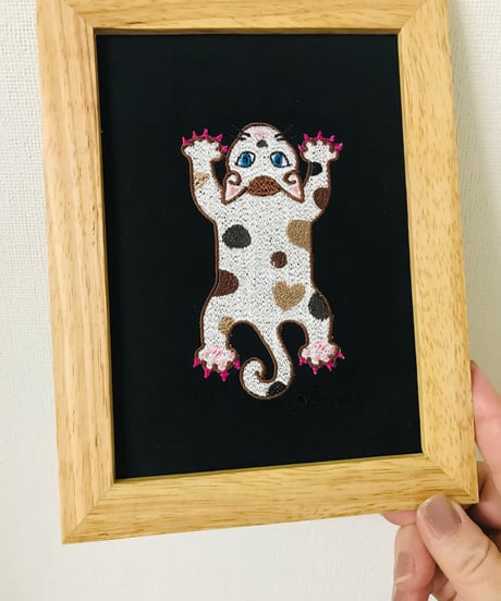 猫ちゃん刺繍画(2Lサイズ） No.６（三毛猫１）