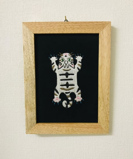 猫ちゃん刺繍画(2Lサイズ） No.14（トラ柄ホワイト）
