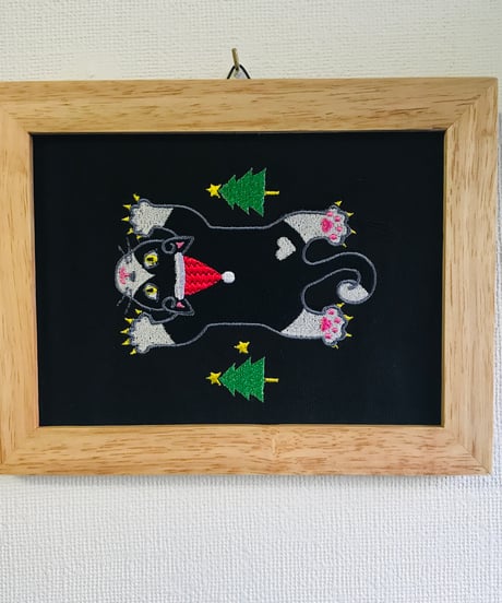 猫ちゃん刺繍画(2Lサイズ）X'mas No.4（黒ハチワレ）
