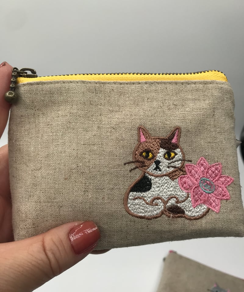 刺繍ポーチ（ブチ猫 No.2） | A-rue OnlineShop