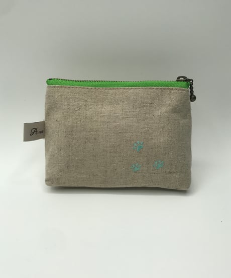 刺繍ポーチ（白猫）