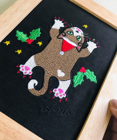 猫ちゃん刺繍画(2Lサイズ）X'mas　No.1(茶ハチワレ）