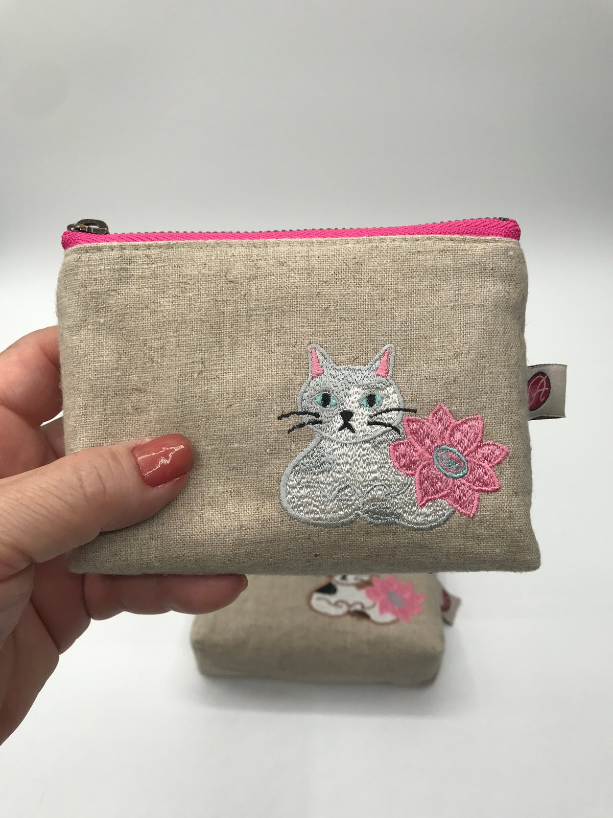 刺繍ポーチ（ブチ猫 No.2） | A-rue OnlineShop