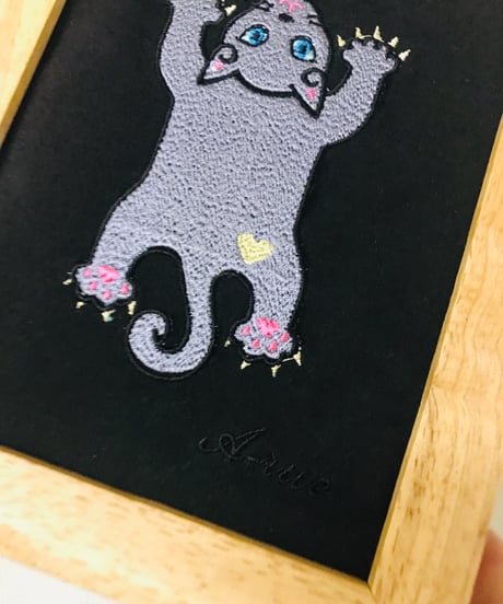猫ちゃん刺繍画(2Lサイズ） No.17（グレー１）