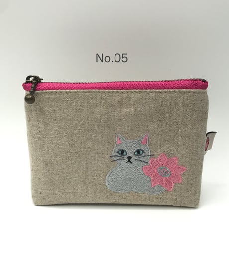 刺繍ポーチ（グレー猫）