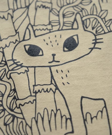 森の猫 Tシャツ ( オートミール）