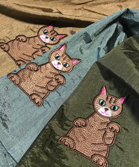 招き猫刺繍バッグ （茶トラ)