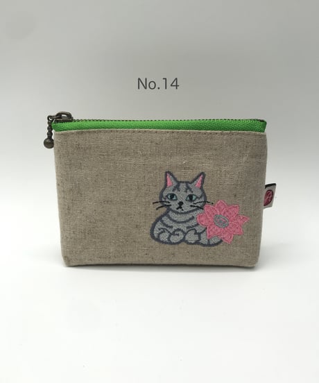 刺繍ポーチ（グレートラ猫）