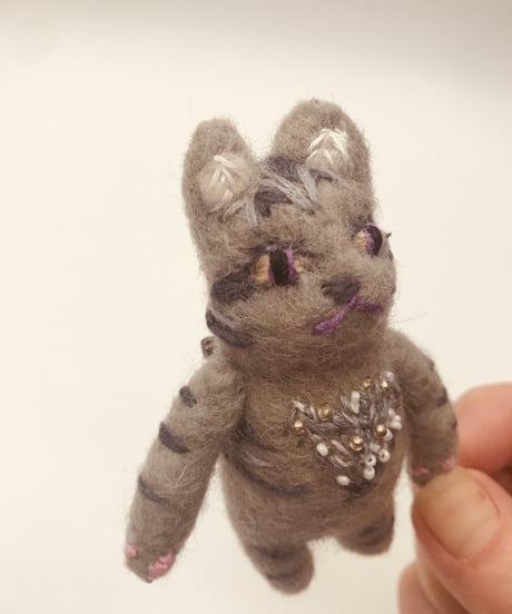 ネコちゃんFeltブローチ（グレー系3）