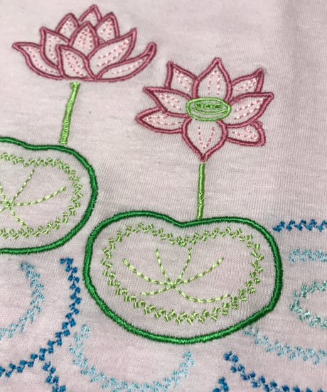 ロータス刺繍Tシャツ ( ロータス / 4.5oz ）