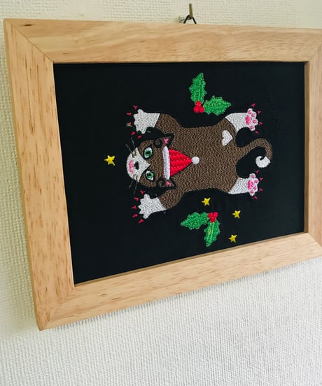 猫ちゃん刺繍画(2Lサイズ）X'mas　No.1(茶ハチワレ）