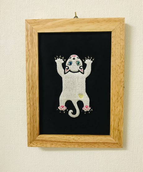 猫ちゃん刺繍画(2Lサイズ） No.20 (ホワイト2)