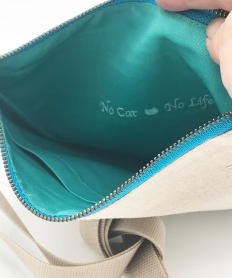 リネン刺繍サコッシュ ( No.08 )グレー猫ちゃん