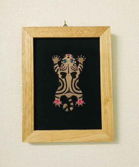 猫ちゃん刺繍画(2Lサイズ） No.11　（茶トラ-1)
