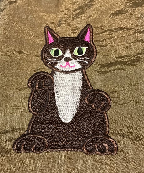 招き猫刺繍バッグ （ハチワレ)