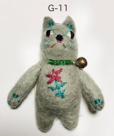 ネコちゃんFeltブローチ（グレー系3）