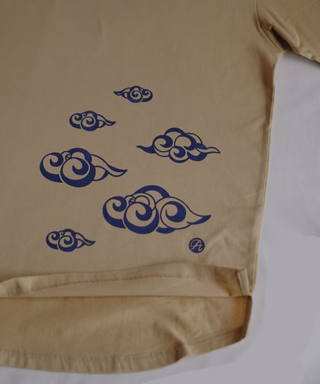 雲プリントTシャツ