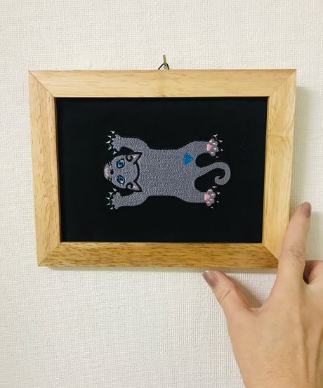 猫ちゃん刺繍画(2Lサイズ） No.18　(グレー２）