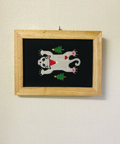 猫ちゃん刺繍画(2Lサイズ）X'mas No.3 (白ブルーアイ）