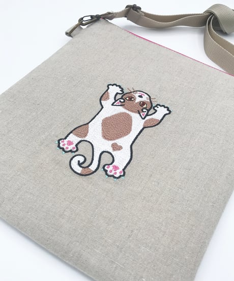 リネン刺繍サコッシュ ( No.01)茶ハチワレ