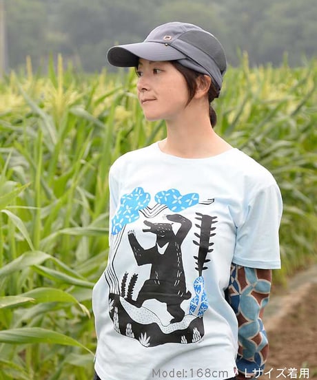 森のクマTシャツ（ライトブルー）