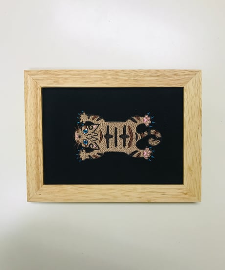 猫ちゃん刺繍画(2Lサイズ） No.15（トラ柄 ブラウン）