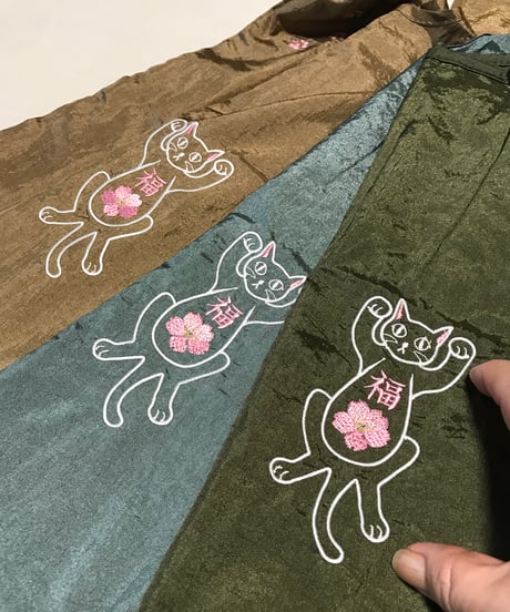 招き猫刺繍バッグ （サクラ)